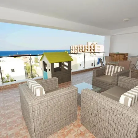 Splendid With Exclusive Private Terrace In Protaras, 1685 Apartman *